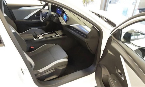 Vehicle image 11 Vehicle image 11