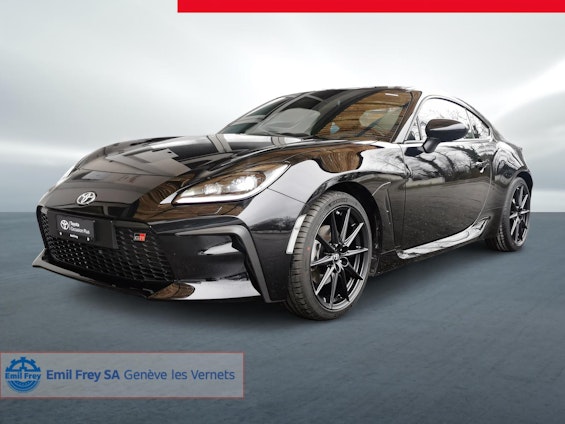 First vehicle image