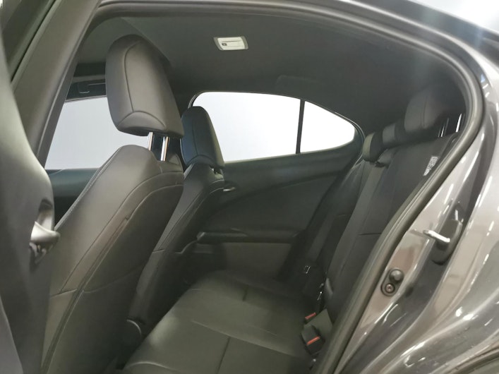 Vehicle image LEXUS UX