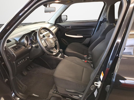 Vehicle image 4 Vehicle image 4