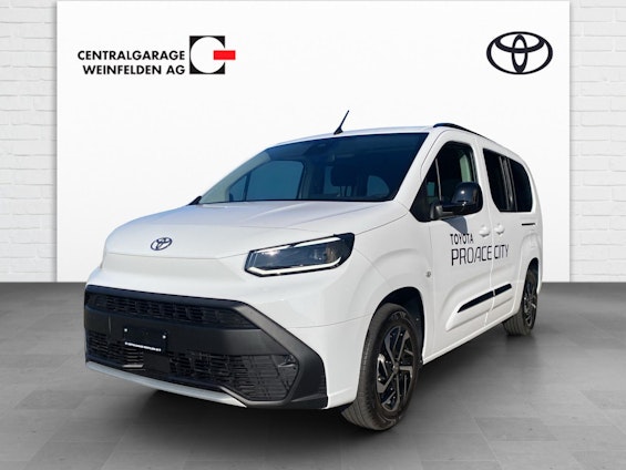 First vehicle image