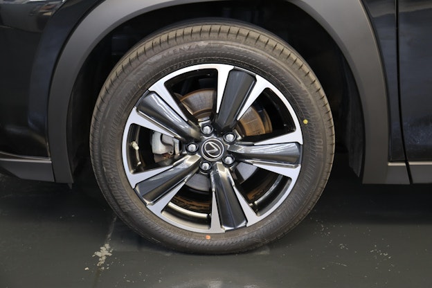 Vehicle image 12