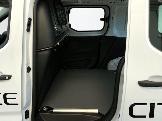 Vehicle image 10 Vehicle image 10