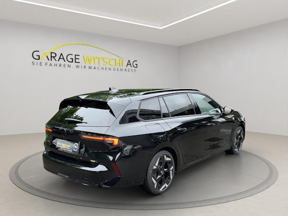 Vehicle image 4 Vehicle image 4