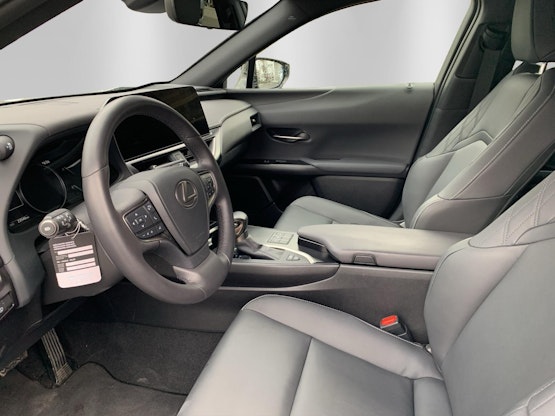 Vehicle image 7