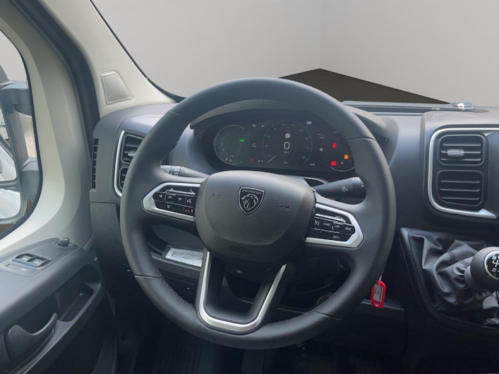 Vehicle image PEUGEOT BOXER