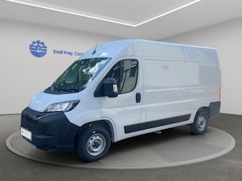 Vehicle image PEUGEOT Boxer Kaw. 335 L2H2 2.2 BlueHDi 140 S/S Vehicle image PEUGEOT Boxer Kaw. 335 L2H2 2.2 BlueHDi 140 S/S