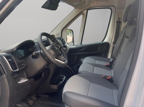 Vehicle image PEUGEOT Boxer Kaw. 335 L2H2 2.2 BlueHDi 140 S/S