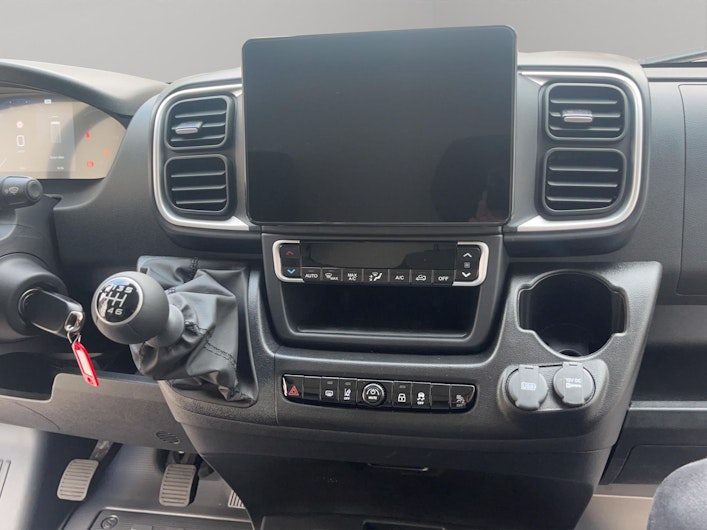 Vehicle image PEUGEOT BOXER