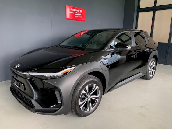 First vehicle image First vehicle image