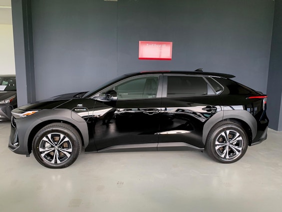 Vehicle image 18 Vehicle image 18