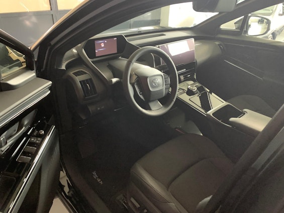 Vehicle image 25 Vehicle image 25