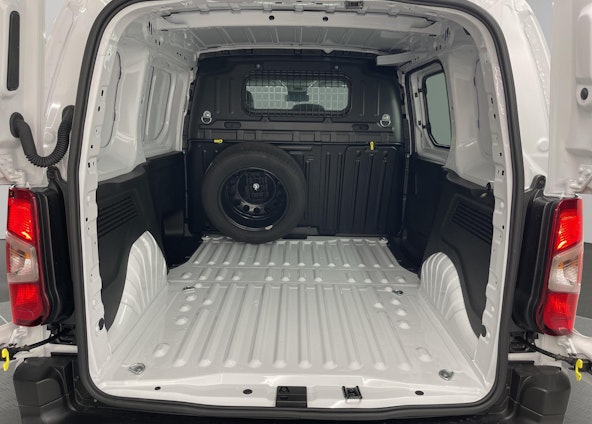 Vehicle image 10 Vehicle image 10