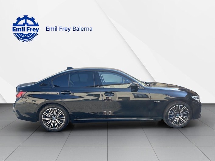 Vehicle image BMW 3 SERIES