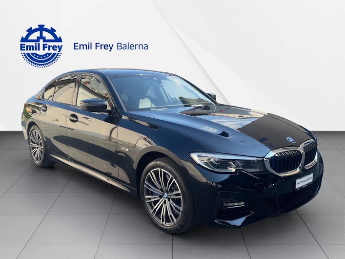 Vehicle image BMW 3 SERIES