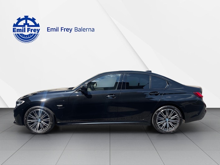 Vehicle image BMW 3 SERIES