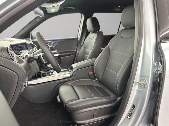 Vehicle image MERCEDES-BENZ GLB 250