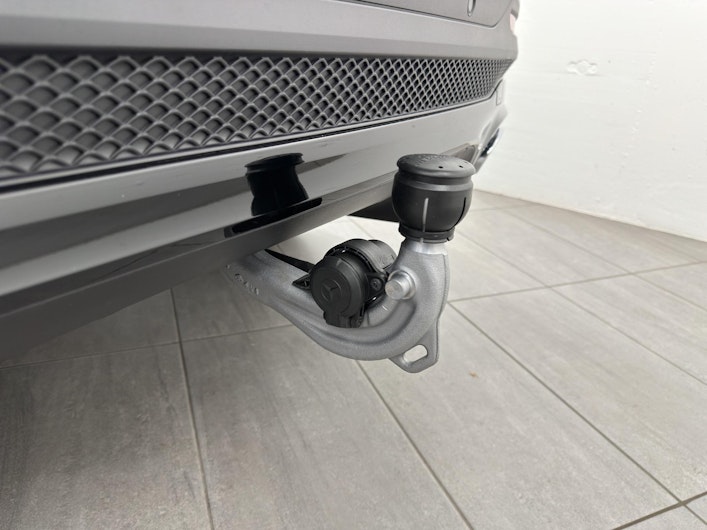 Vehicle image MERCEDES-BENZ GLB 250