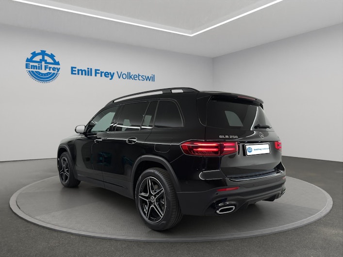 Vehicle image MERCEDES-BENZ GLB 250