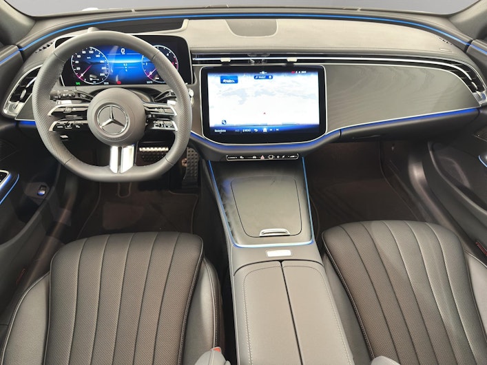 Vehicle image MERCEDES-BENZ E 220