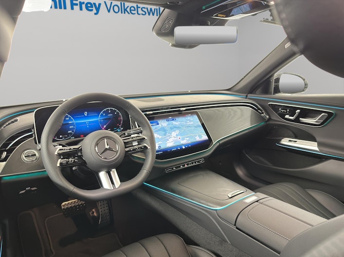 Vehicle image MERCEDES-BENZ E 220