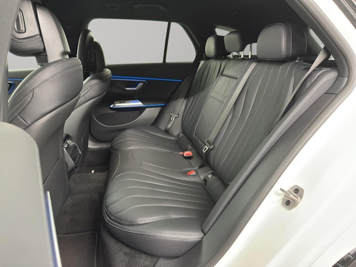 Vehicle image MERCEDES-BENZ E 220