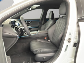 Vehicle image MERCEDES-BENZ E 220 d AMG Line Kombi