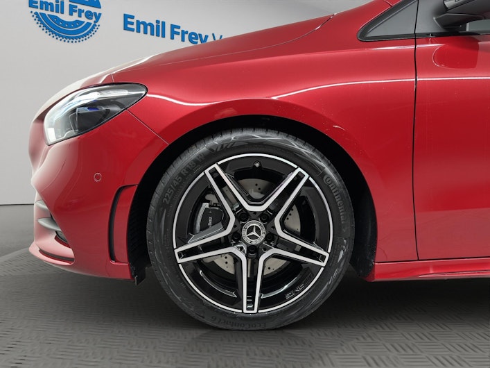 Vehicle image MERCEDES-BENZ B 220