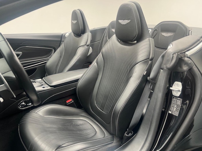 Vehicle image ASTON MARTIN DB11