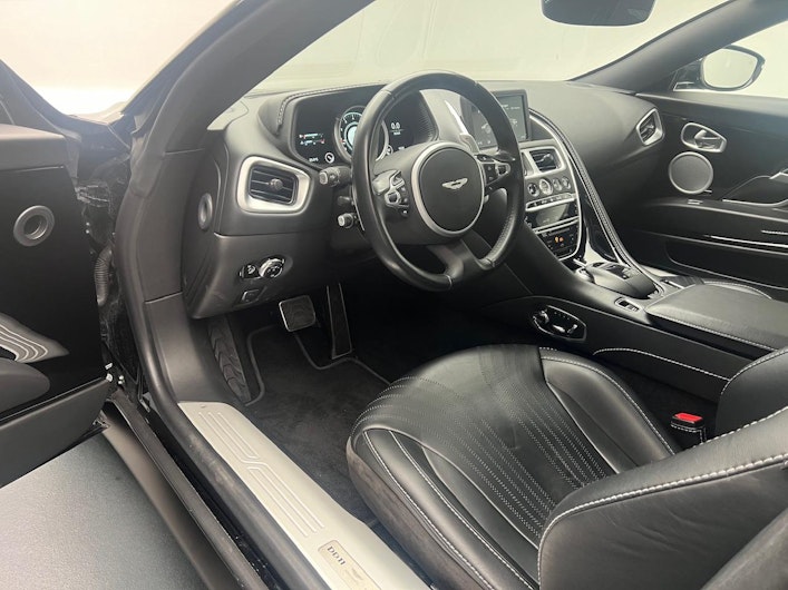 Vehicle image ASTON MARTIN DB11