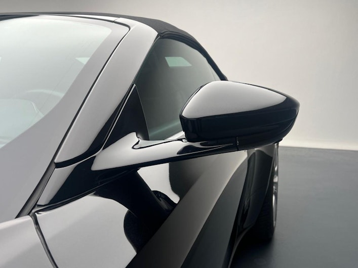 Vehicle image ASTON MARTIN DB11