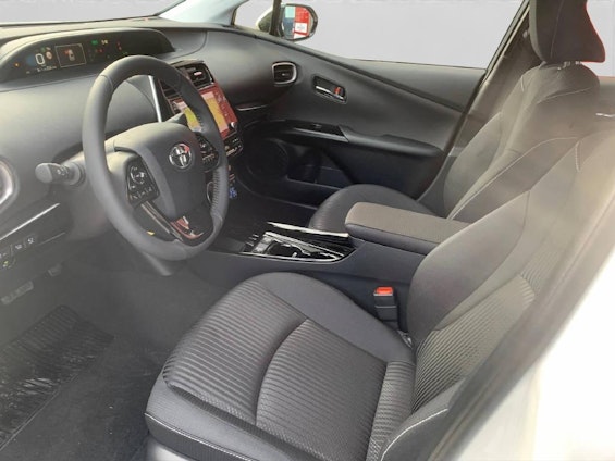 Vehicle image 4 Vehicle image 4