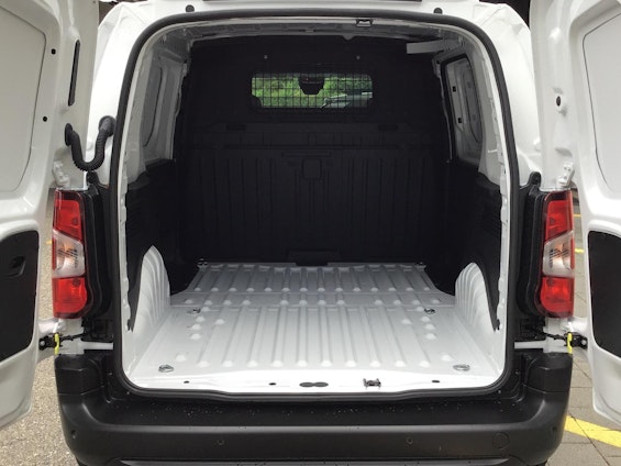 Vehicle image 8 Vehicle image 8