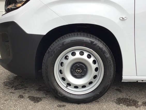 Vehicle image 9 Vehicle image 9