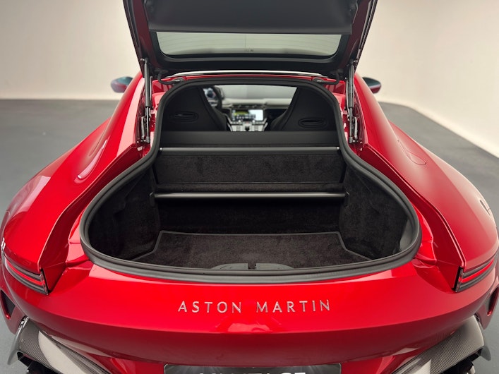 Vehicle image ASTON MARTIN V12 Vantage