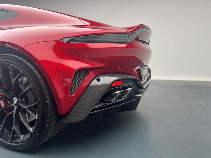 Vehicle image ASTON MARTIN V12 Vantage