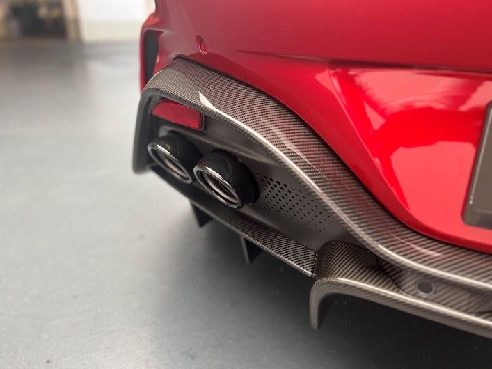 Vehicle image ASTON MARTIN V12 Vantage