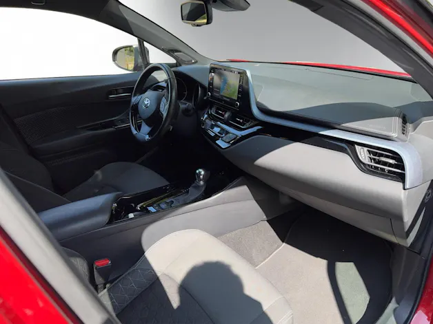 Toyota C-HR 2.0 VVTi HSD Trend