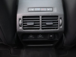 Vehicle image LAND ROVER Discovery Sport 2.0 I4 Dynamic SE