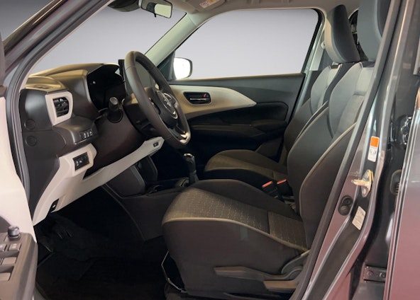 Vehicle image 8 Vehicle image 8