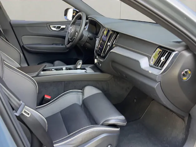 Volvo XC60 2.0 B5 MH R-Design AWD