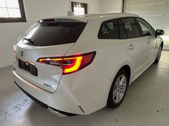Vehicle image 16