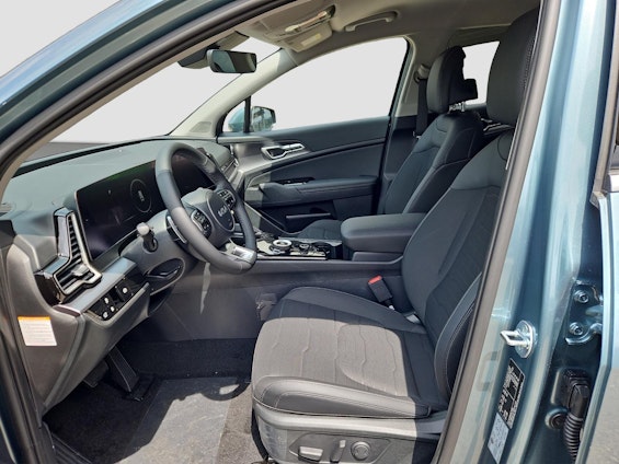 Vehicle image 4 Vehicle image 4