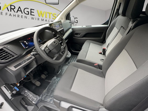 Vehicle image 8 Vehicle image 8