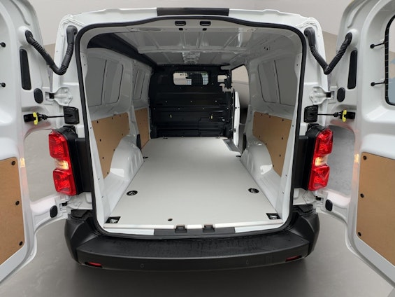 Vehicle image 27 Vehicle image 27