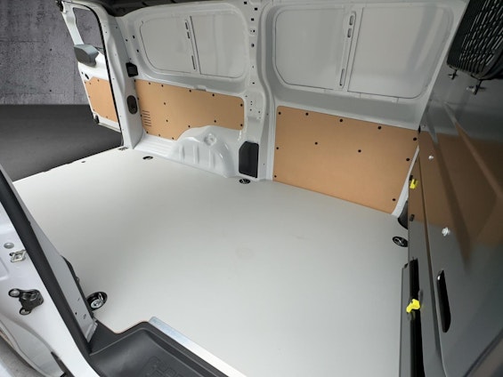 Vehicle image 10 Vehicle image 10