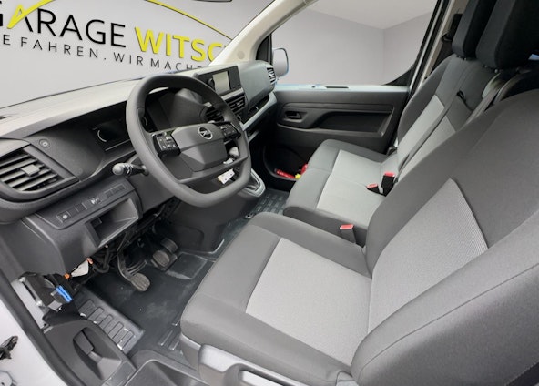 Vehicle image 8 Vehicle image 8