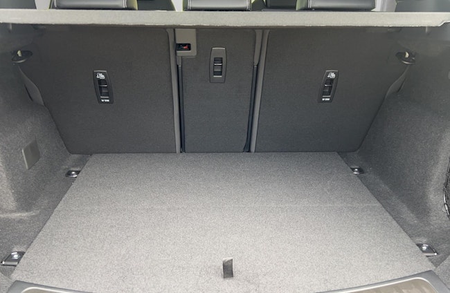 Vehicle image 16 Vehicle image 16