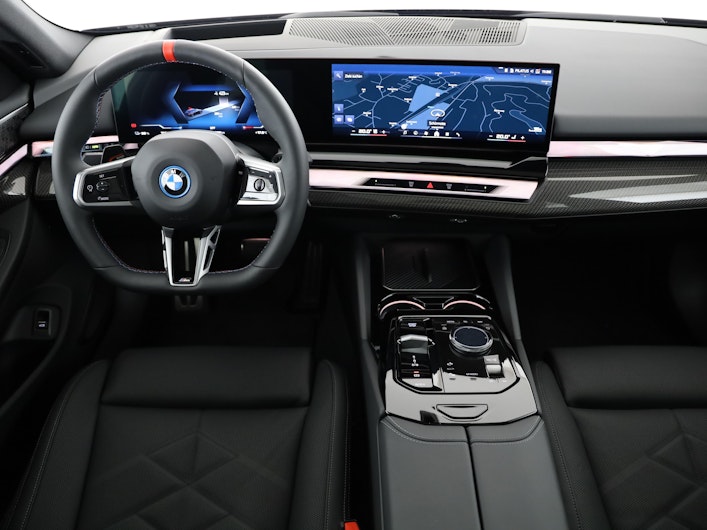 Vehicle image BMW i5