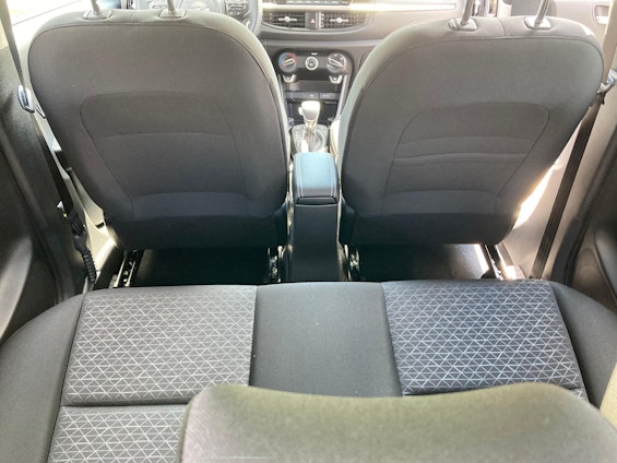 Vehicle image 14 Vehicle image 14